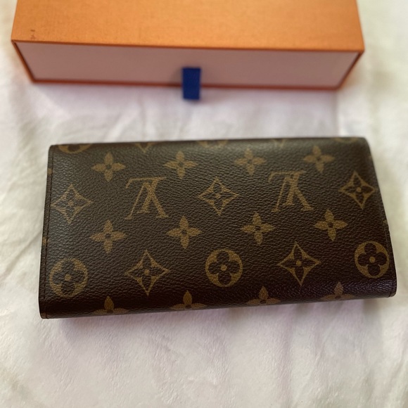 Louis Vuitton Monogram Sarah Long Wallet 🤎 - Picture 14 of 17